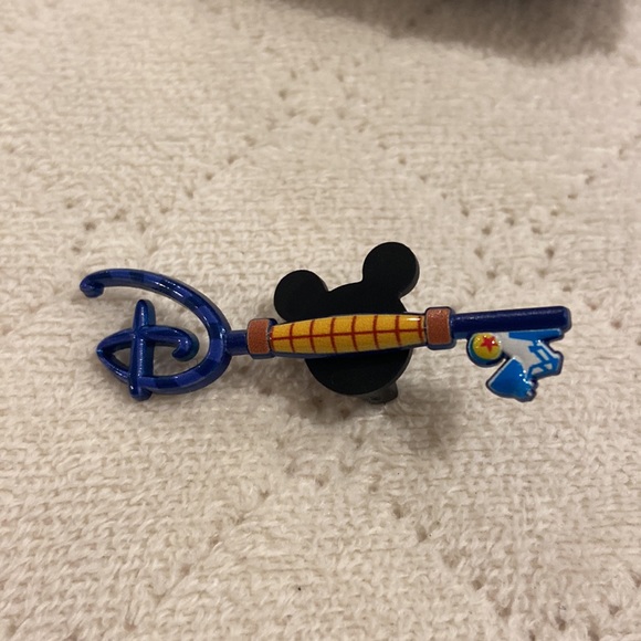 Woody key pin - Picture 2 of 4